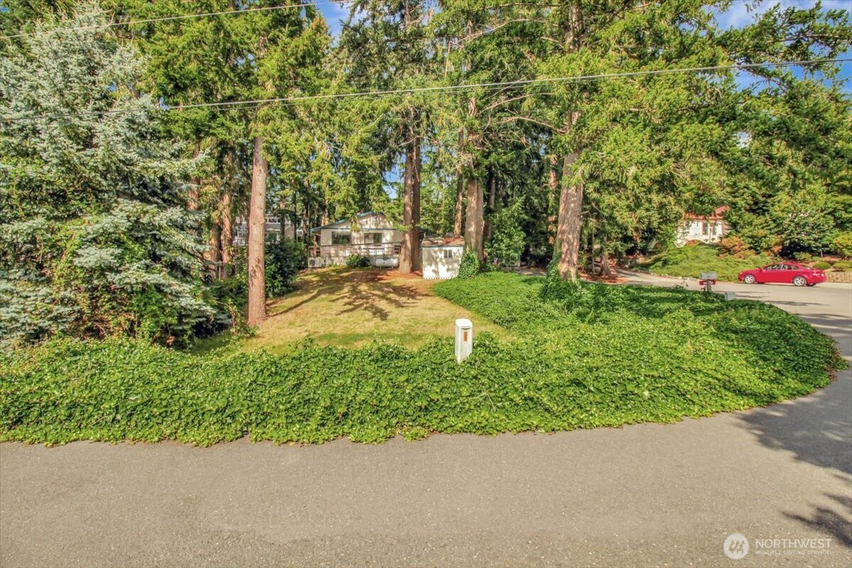 385 Glengarry Drive Property Photo 4