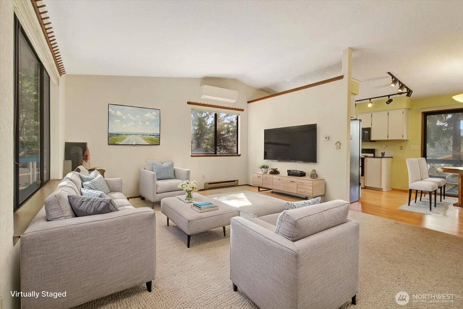 385 Glengarry Drive Property Photo 10