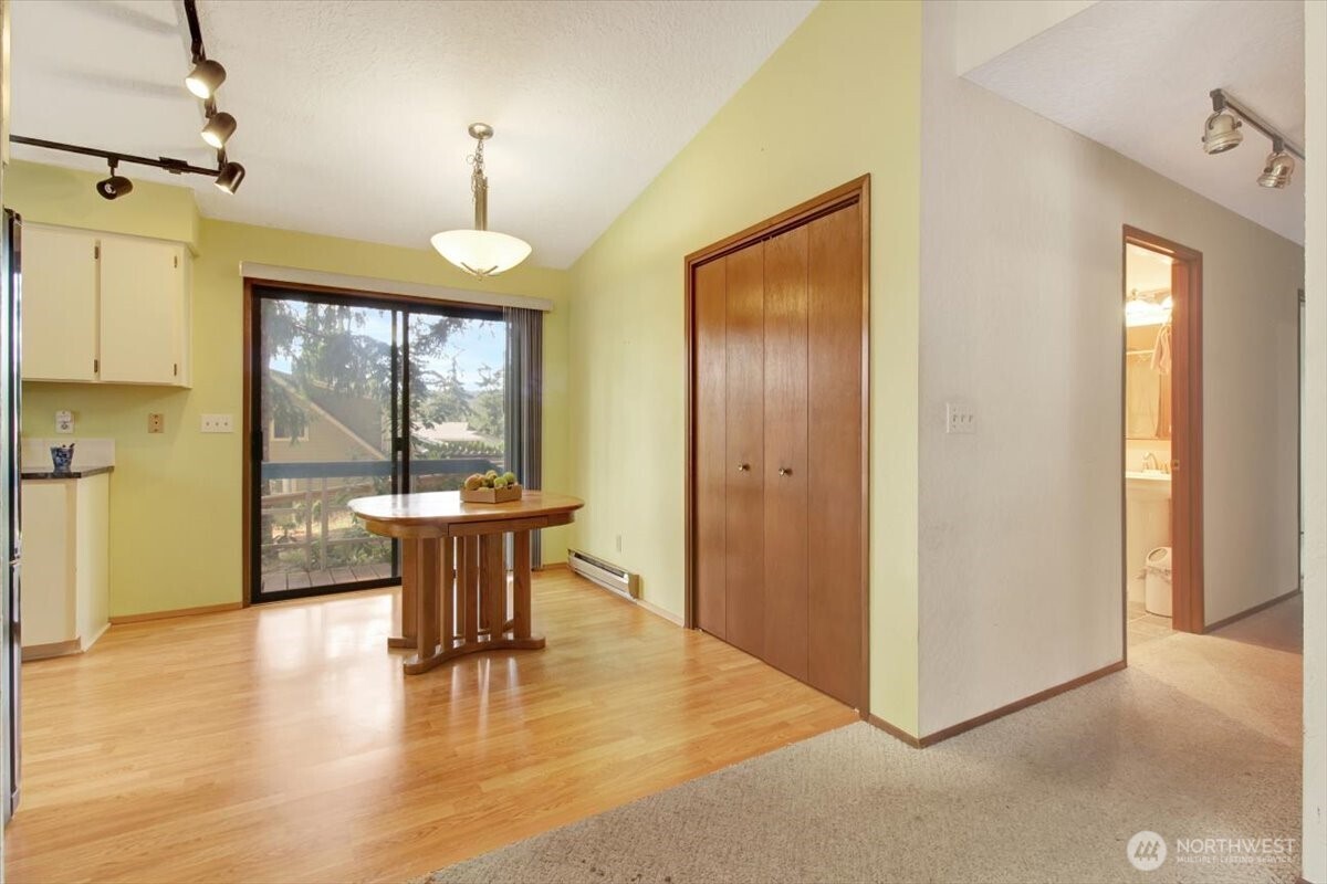 385 Glengarry Drive Property Photo 11
