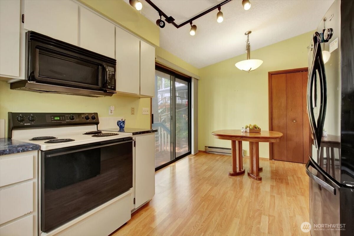 385 Glengarry Drive Property Photo 13