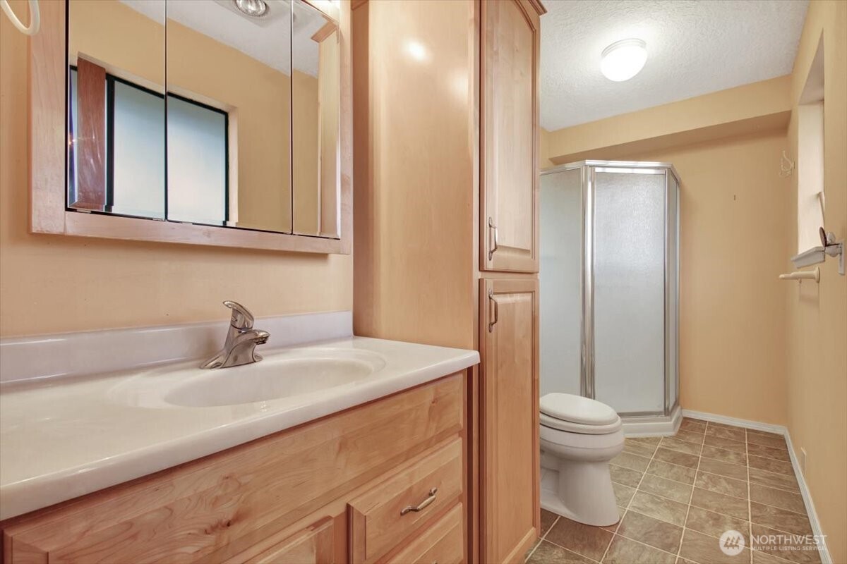 385 Glengarry Drive Property Photo 17