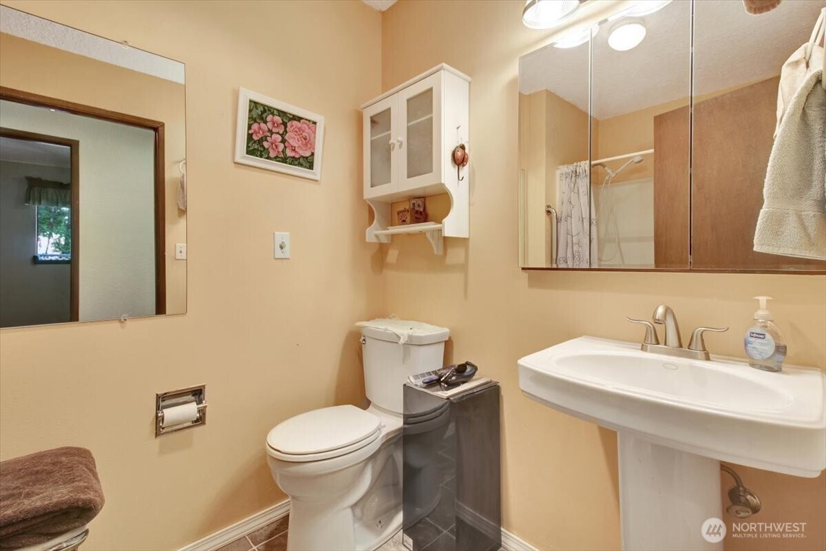 385 Glengarry Drive Property Photo 21