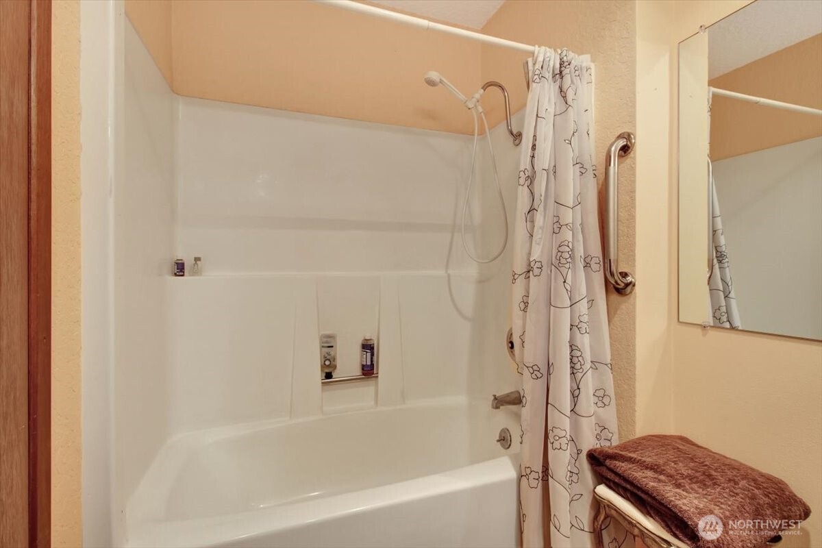 385 Glengarry Drive Property Photo 22