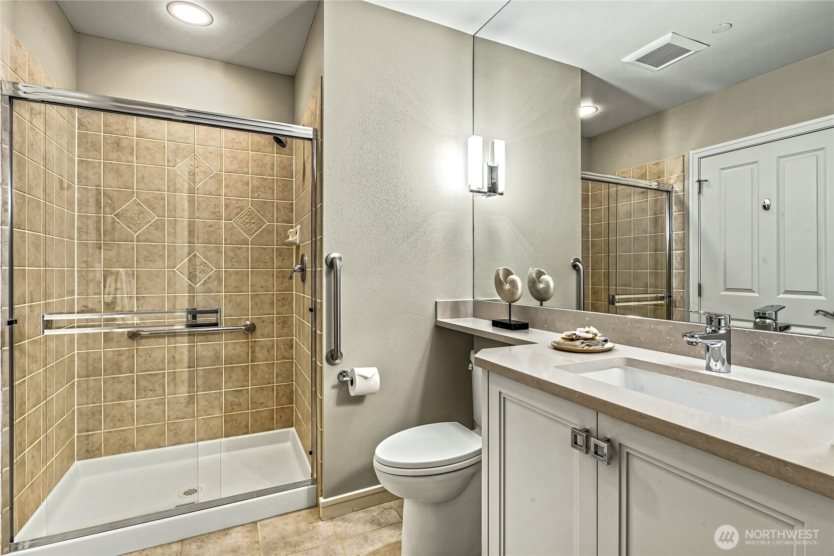 530 Lake Street H-101 Property Photo 25