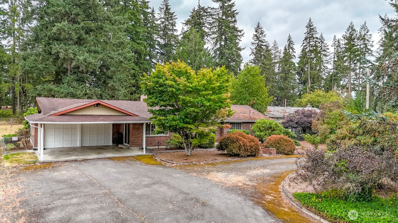 17407 36th Ave E Property Photo 2