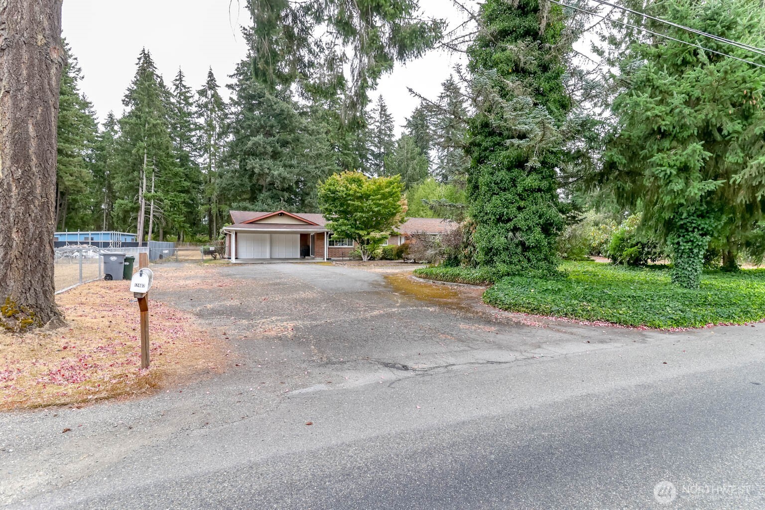 17407 36th Ave E Property Photo 4