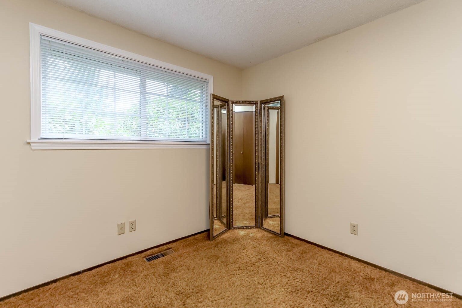 17407 36th Ave E Property Photo 26