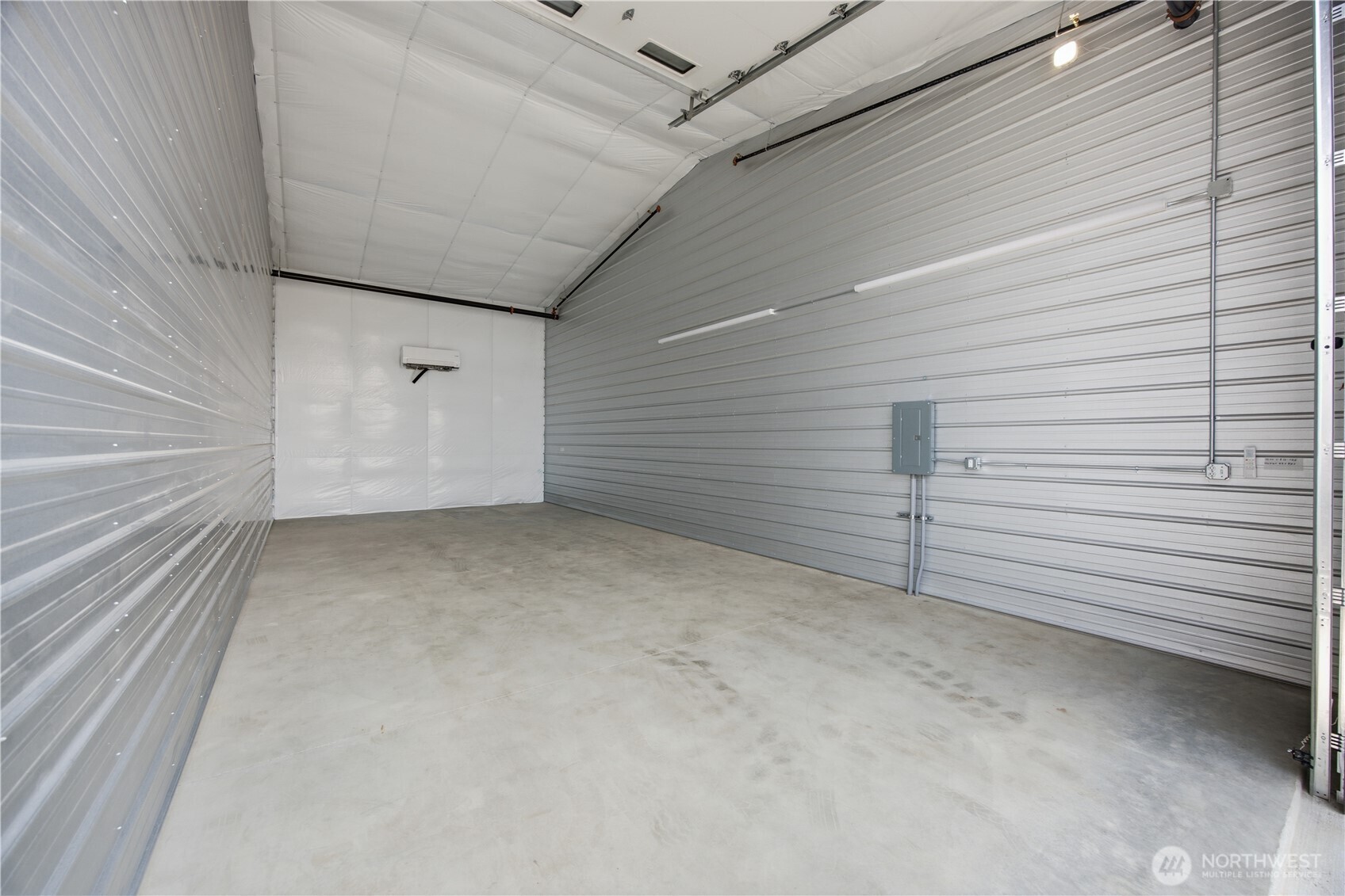 73 E Shop Avenue C-14 Property Photo 6