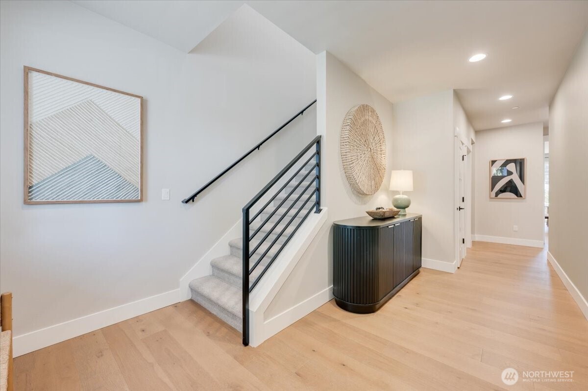 20812 99th Place Property Photo 4