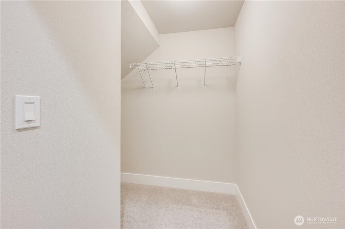 20812 99th Place Property Photo 6