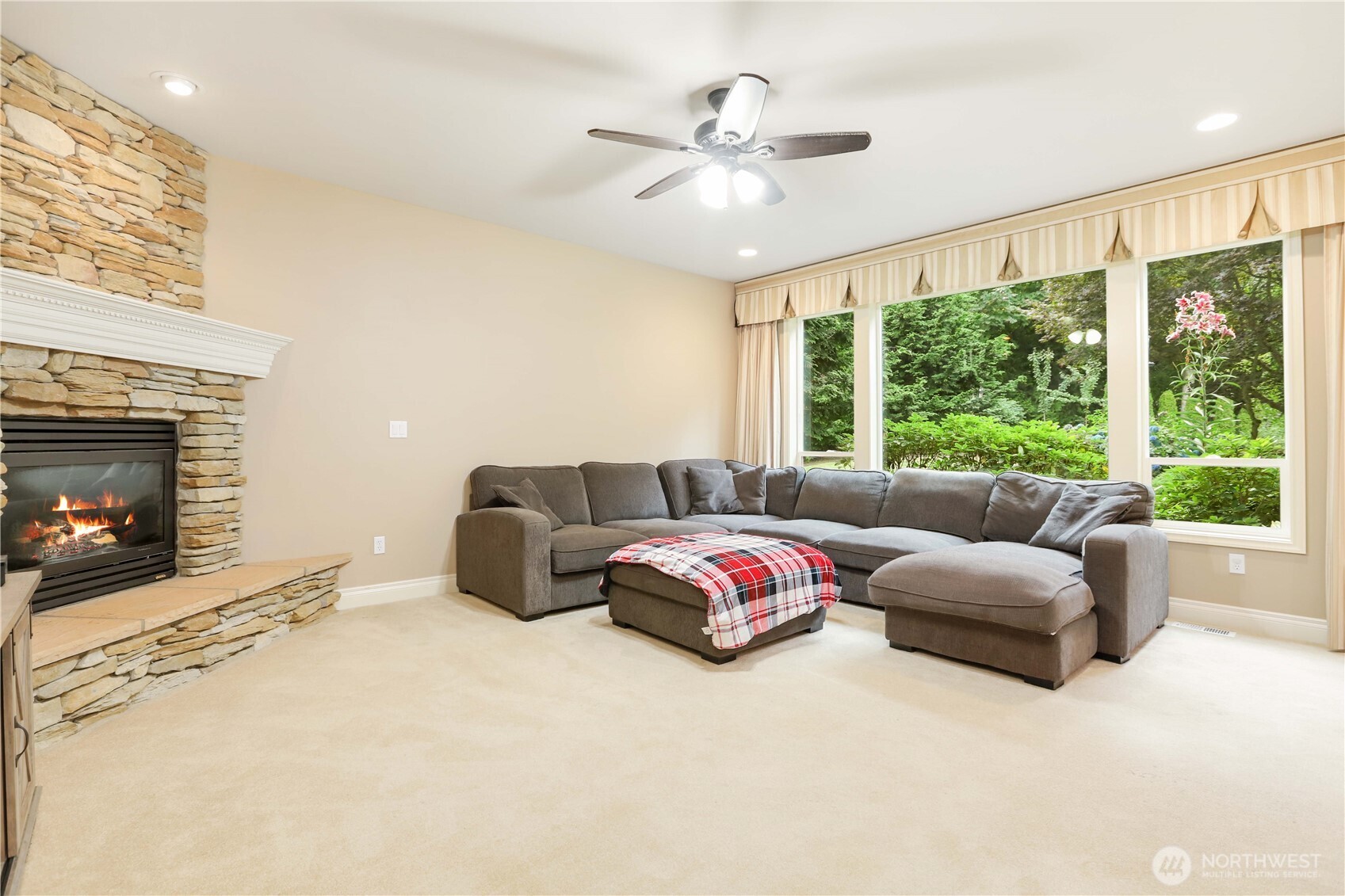 11712 4th Avenue Property Photo 6