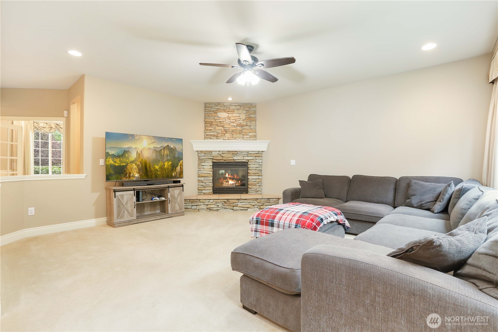 11712 4th Avenue Property Photo 7