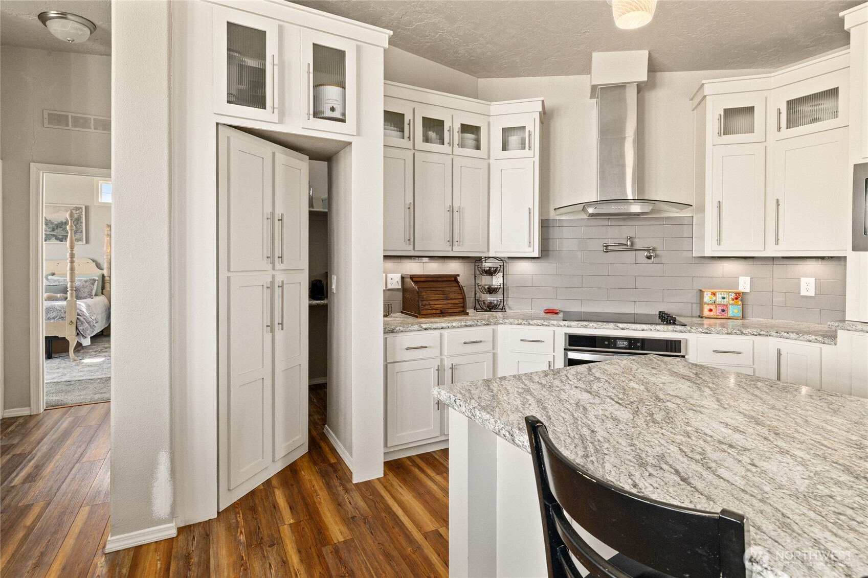 17270 Vantage Highway Property Photo 8