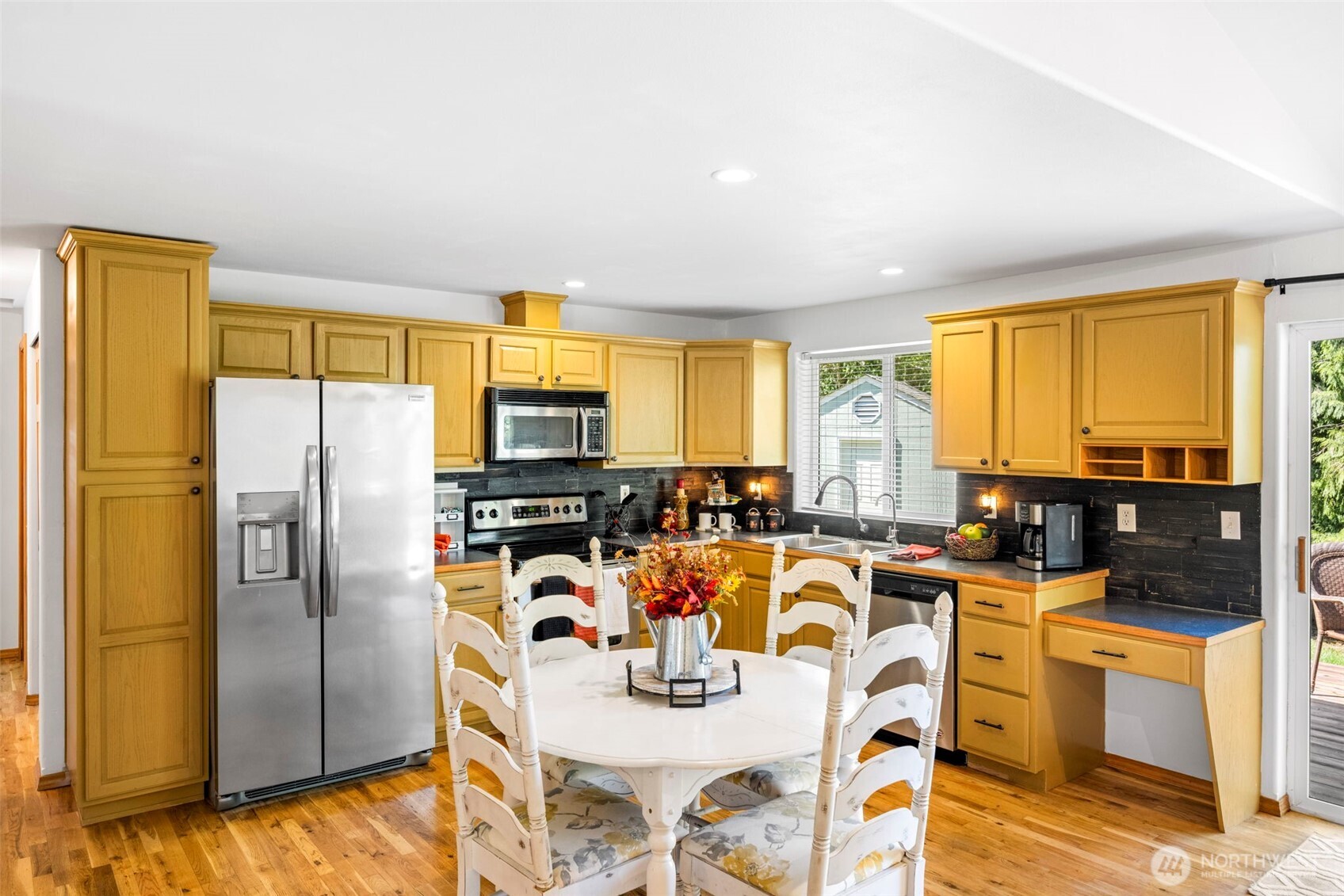 231 E Snowcap Drive Property Photo 10
