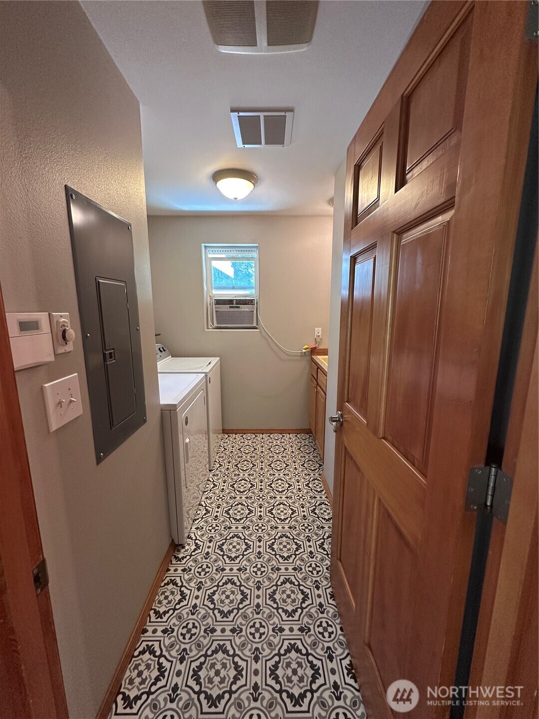 231 E Snowcap Drive Property Photo 24
