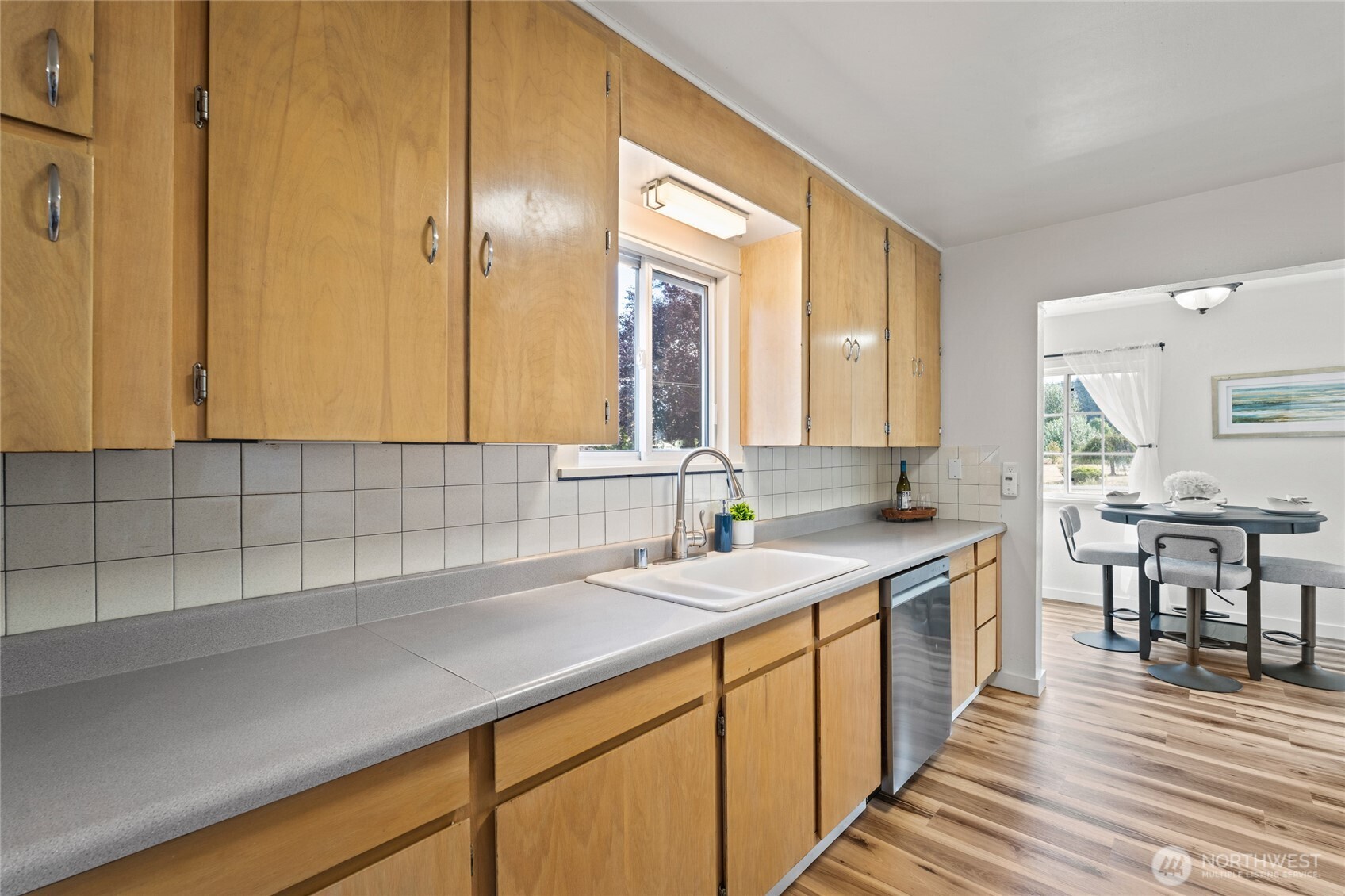1110 25th Street Property Photo 5
