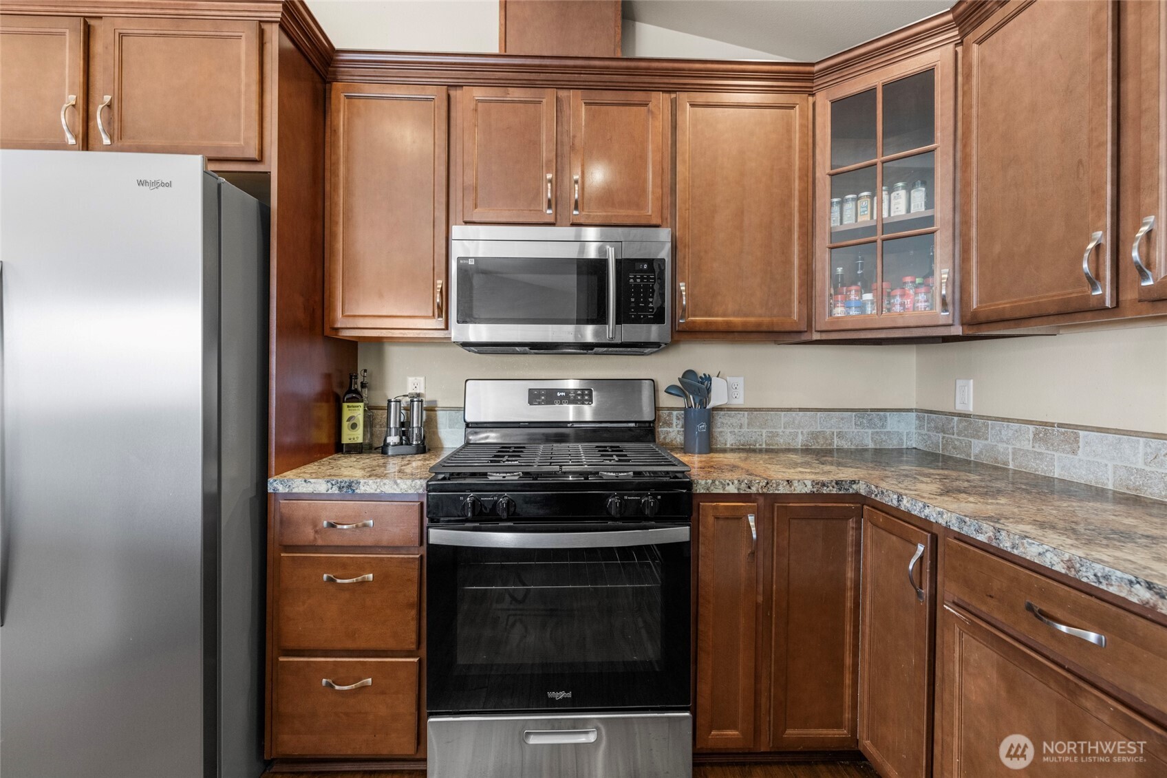 4997 Sunset Park Place Property Photo 13