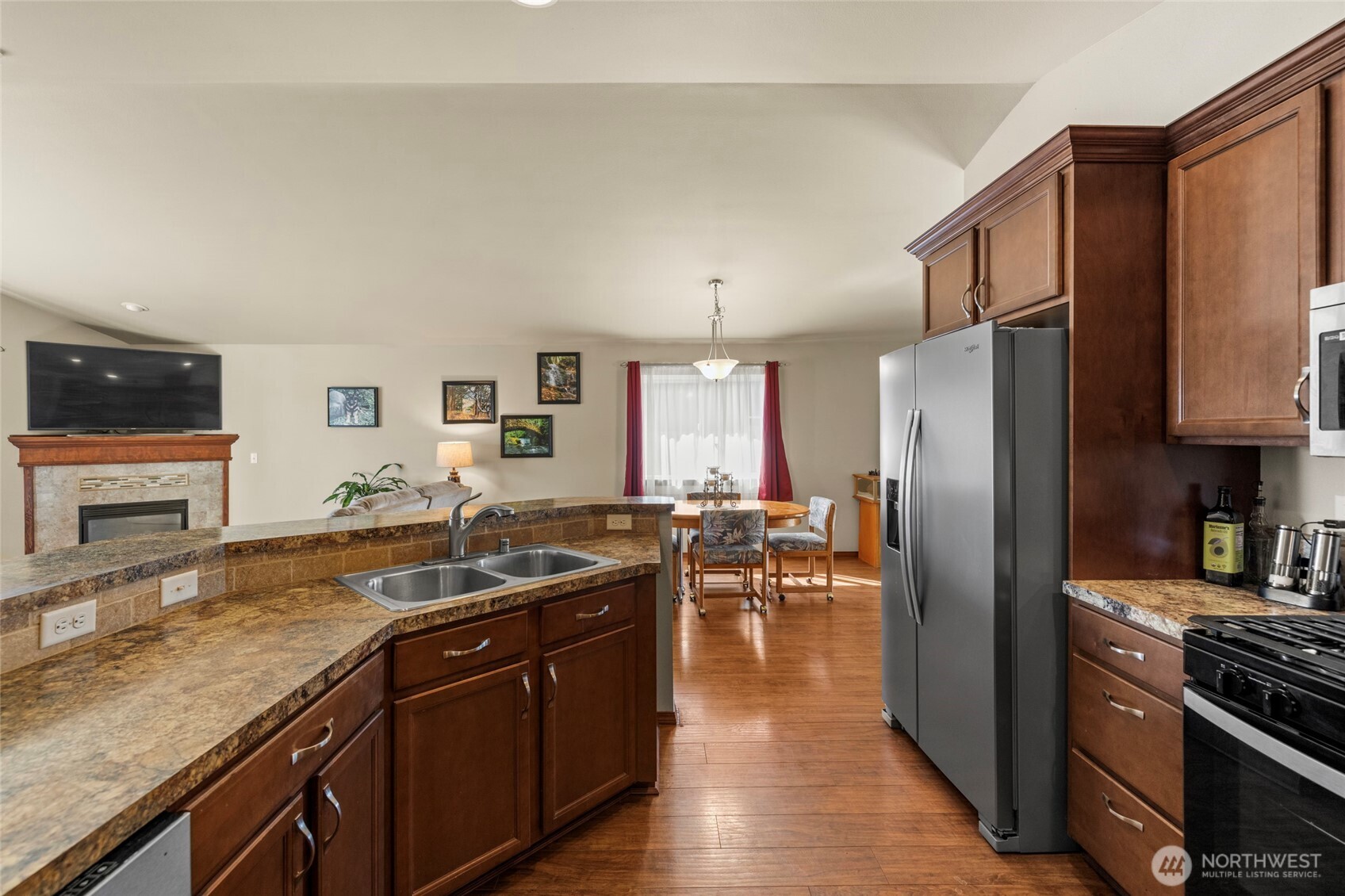 4997 Sunset Park Place Property Photo 14