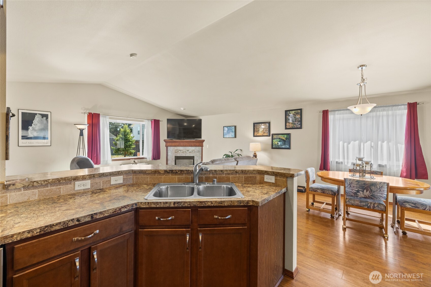 4997 Sunset Park Place Property Photo 15