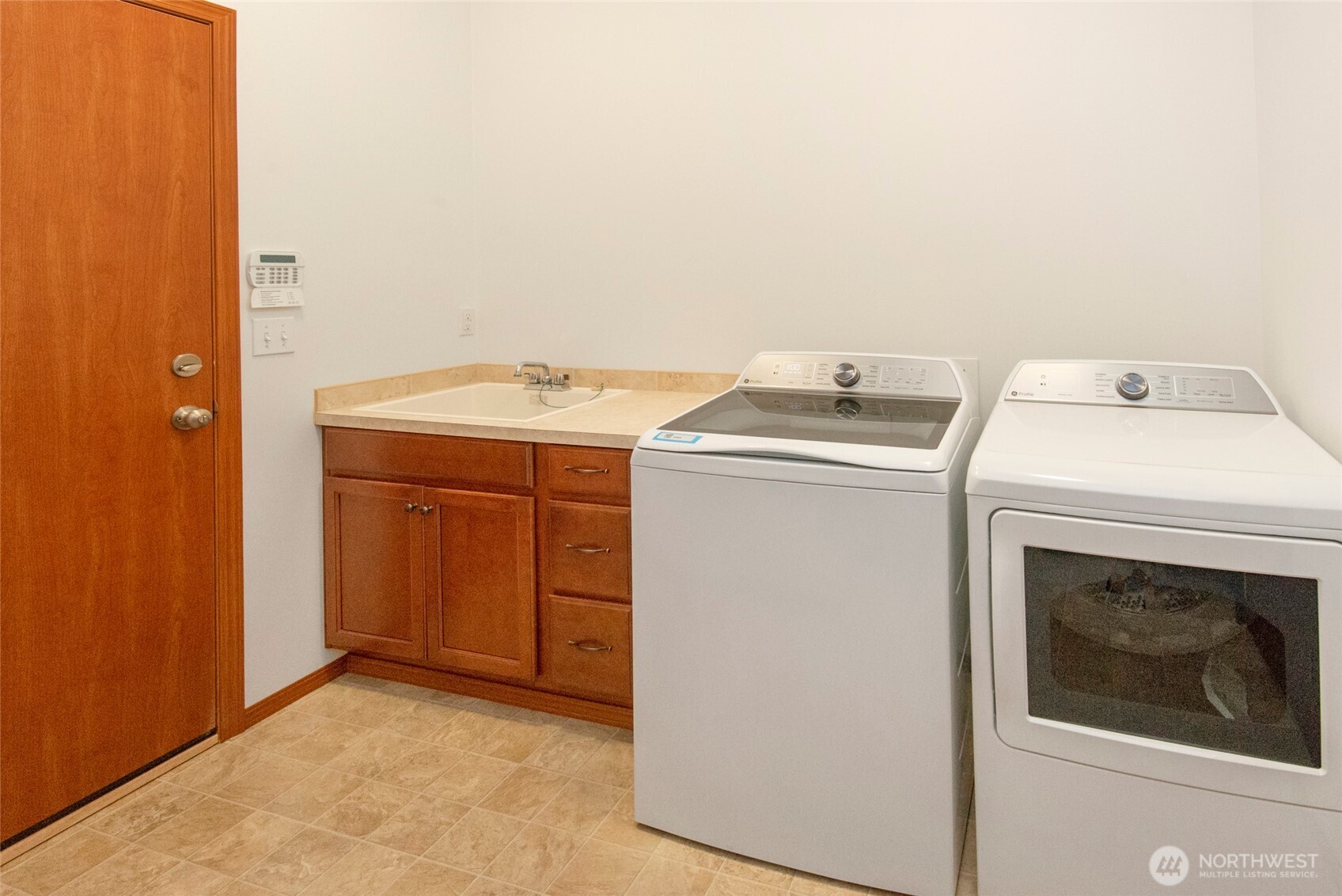 627 182nd Street Property Photo 30