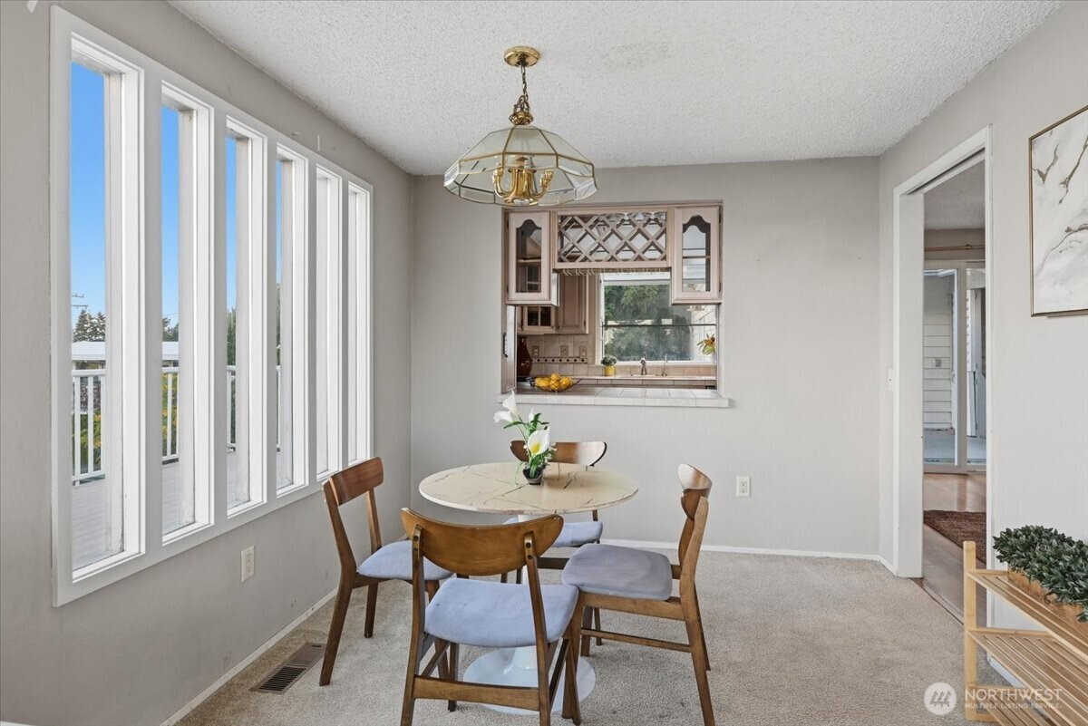 8205 S 123rd Place Property Photo 10