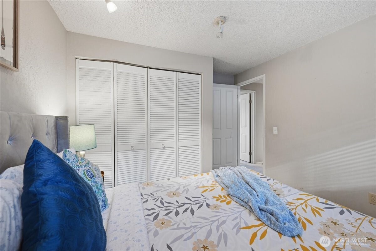 8205 S 123rd Place Property Photo 23