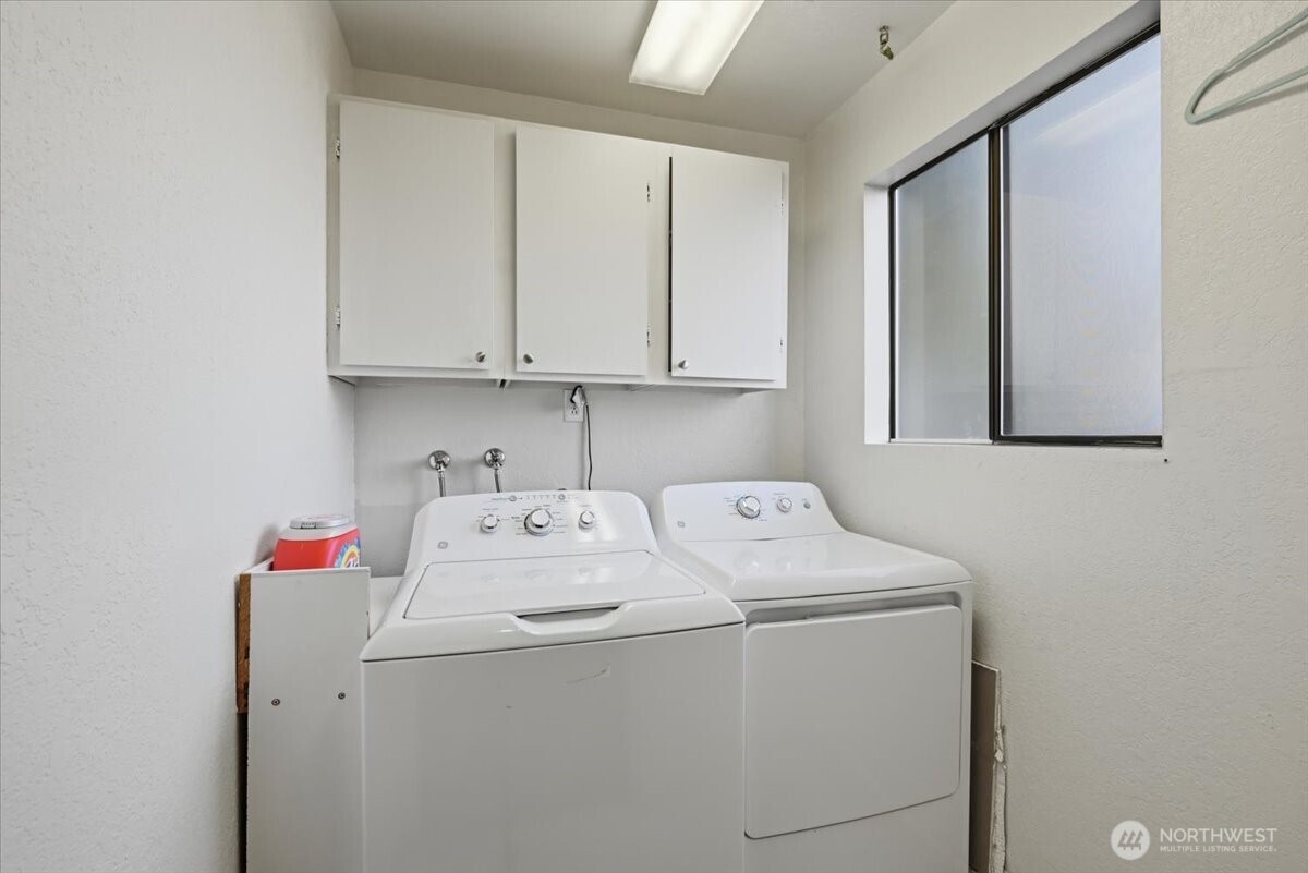 8205 S 123rd Place Property Photo 34