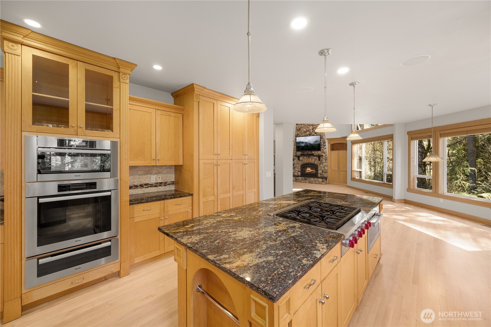 7402 229th Place Property Photo 8