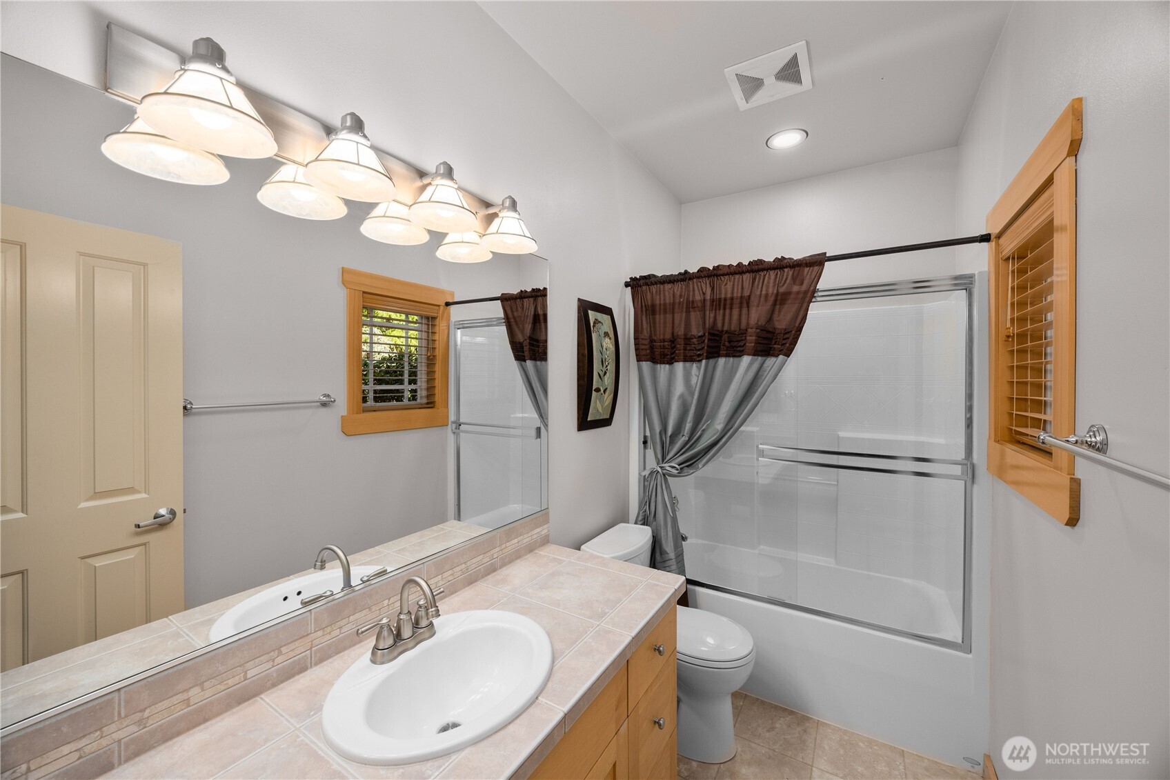 7402 229th Place Property Photo 12