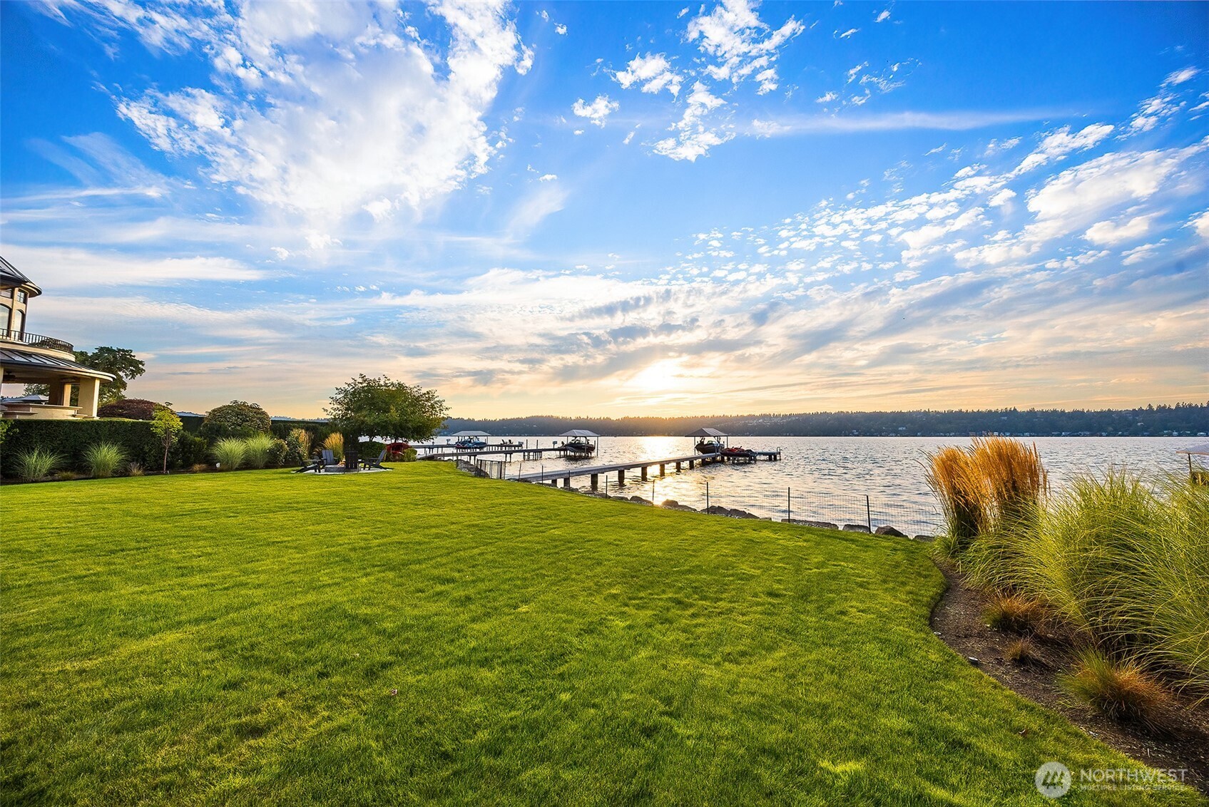 247 E Lake Sammamish Parkway Property Photo 3