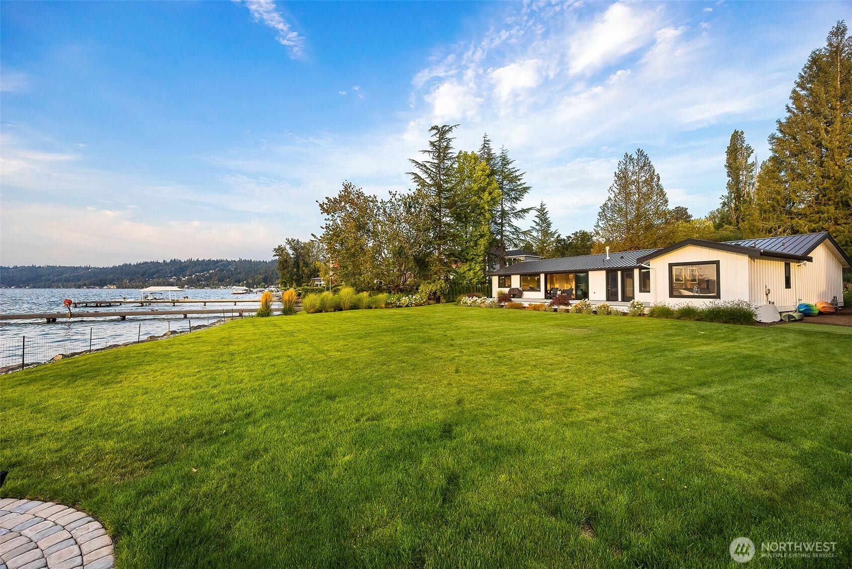 247 E Lake Sammamish Parkway Property Photo 5