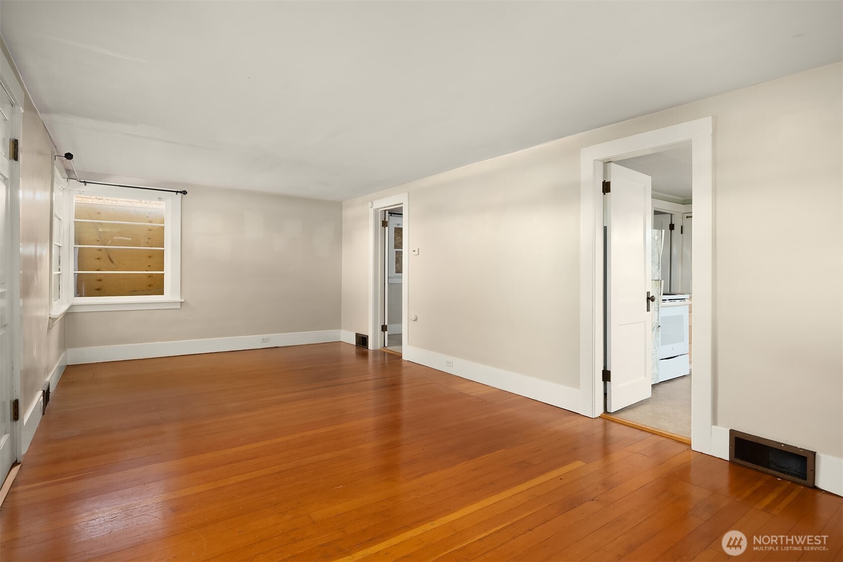 943 N 103rd Street Property Photo 4