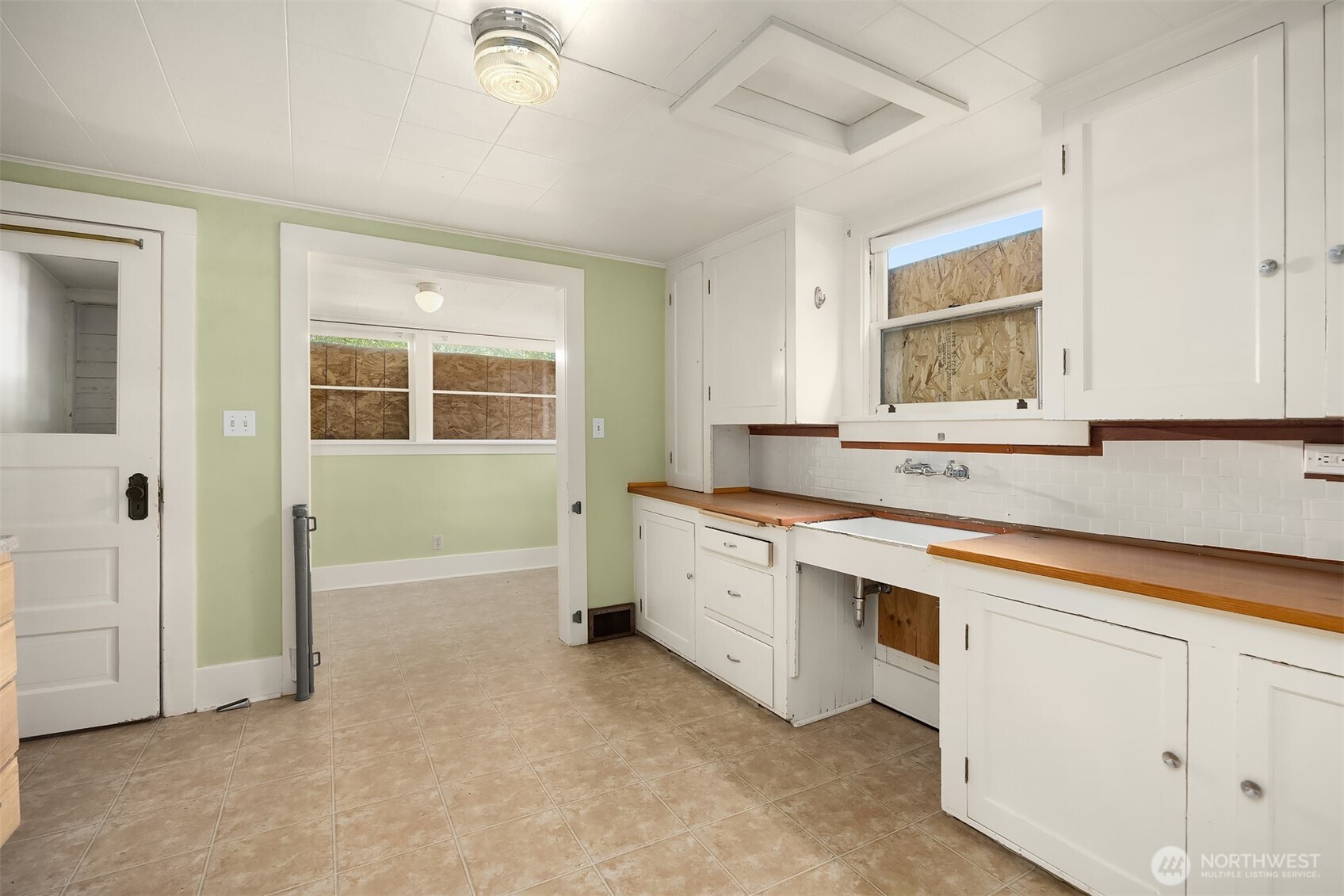 943 N 103rd Street Property Photo 5
