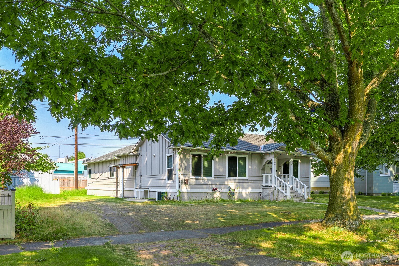 2326 Mcdougall Avenue Property Photo 1