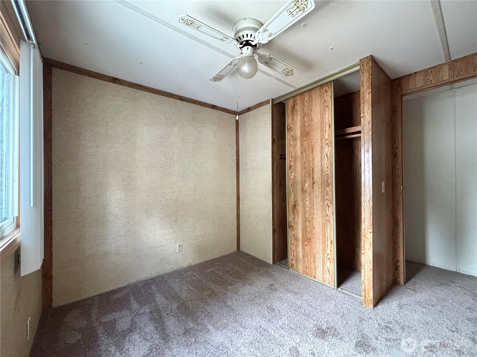 900 29th Street E14 Property Photo 14