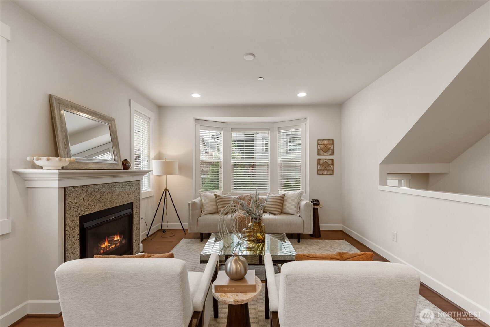 1321 Greenwich Walk Property Photo 4