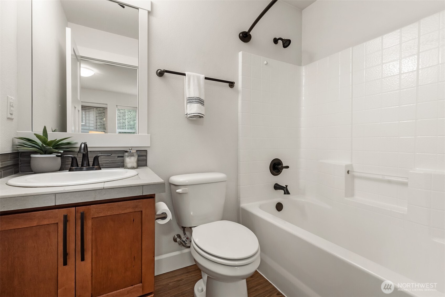 1321 Greenwich Walk Property Photo 24