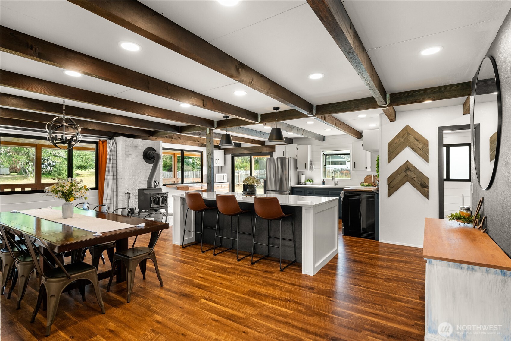 914 Garden Road Property Photo 3
