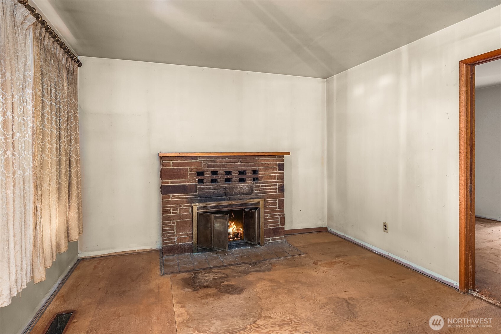 941 N 103rd Street Property Photo 2