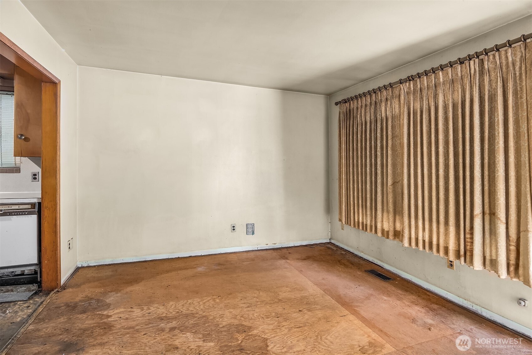 941 N 103rd Street Property Photo 3