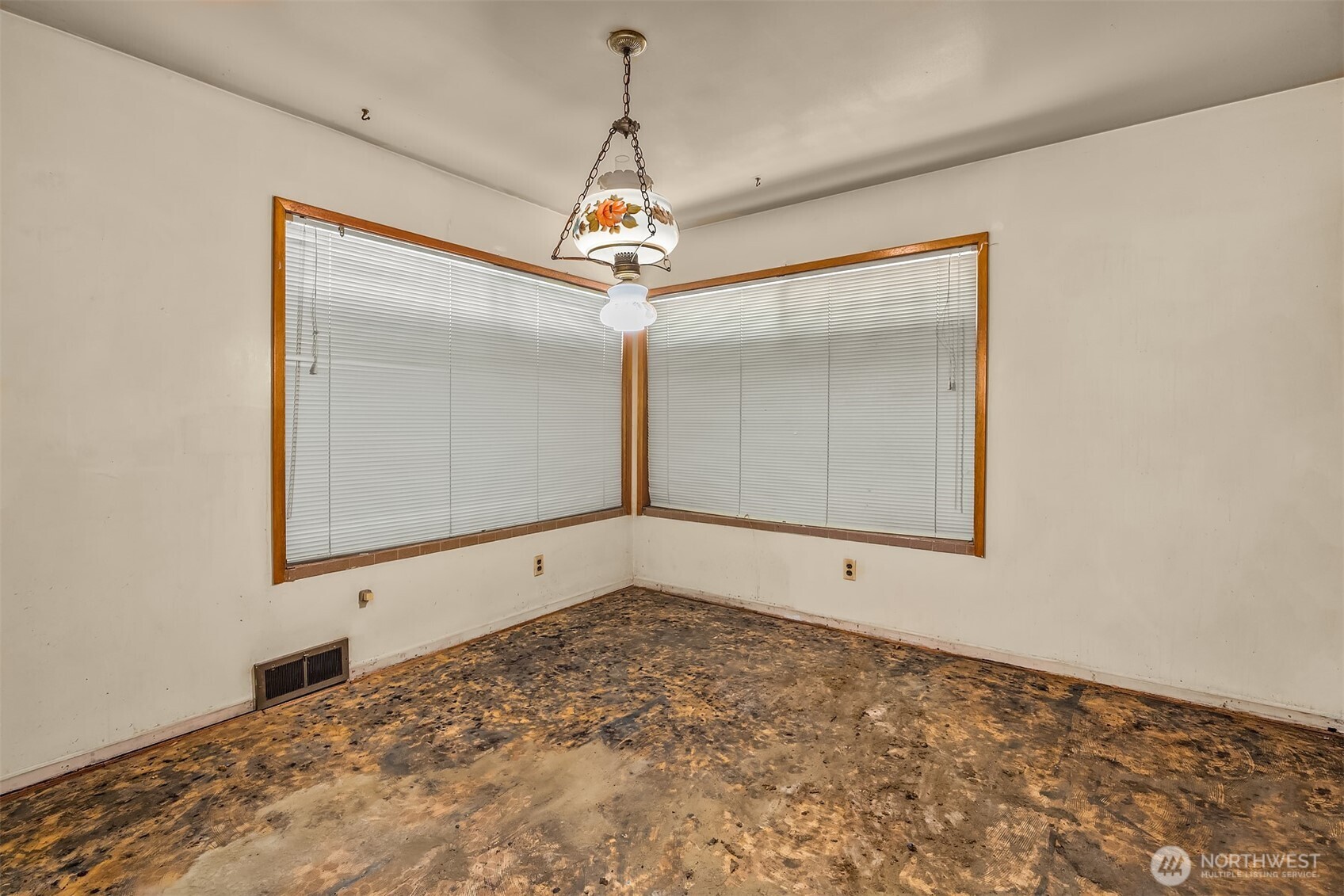 941 N 103rd Street Property Photo 4