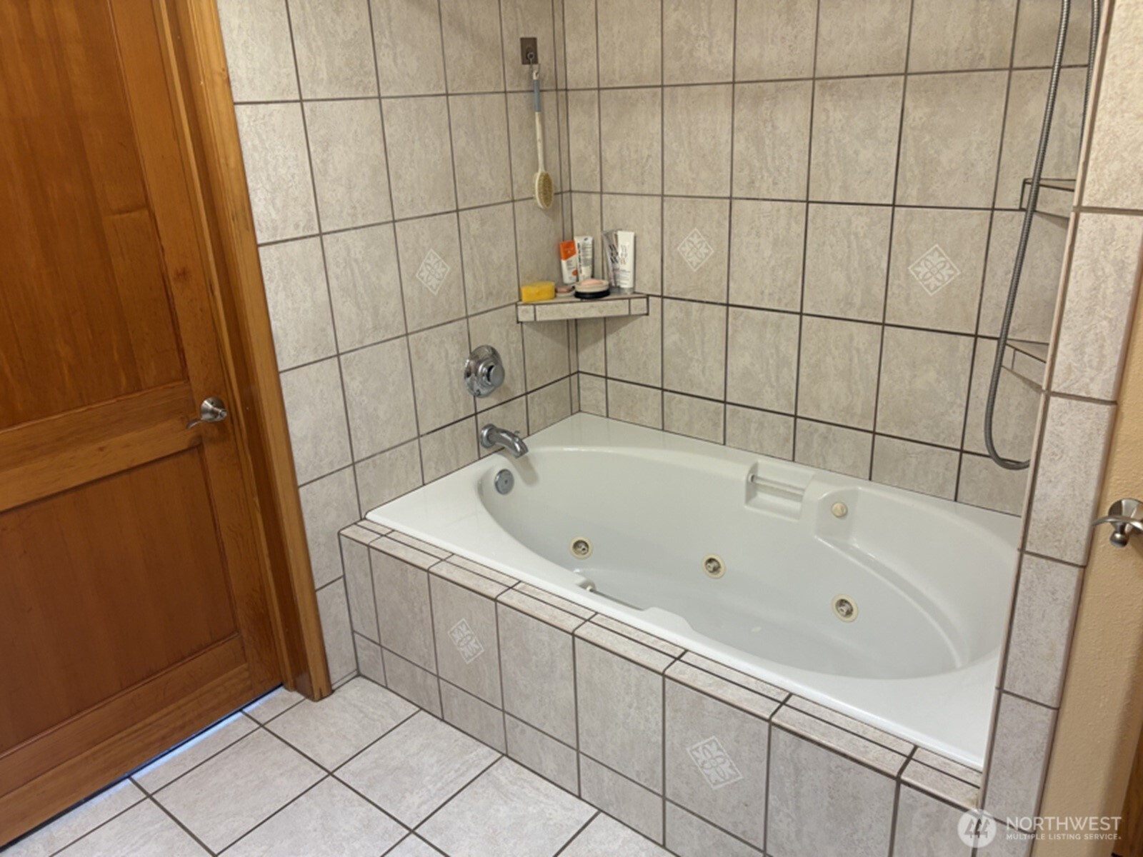 20 Jacalyn Lane Property Photo 4