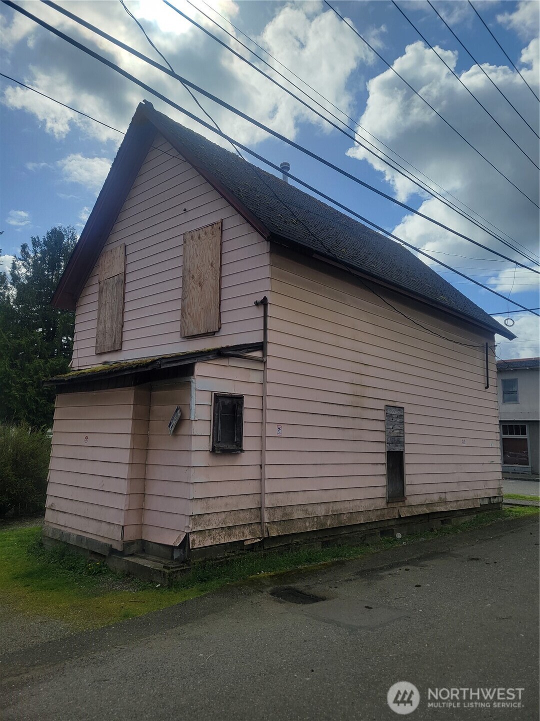 218 S 2nd Street Property Photo 2