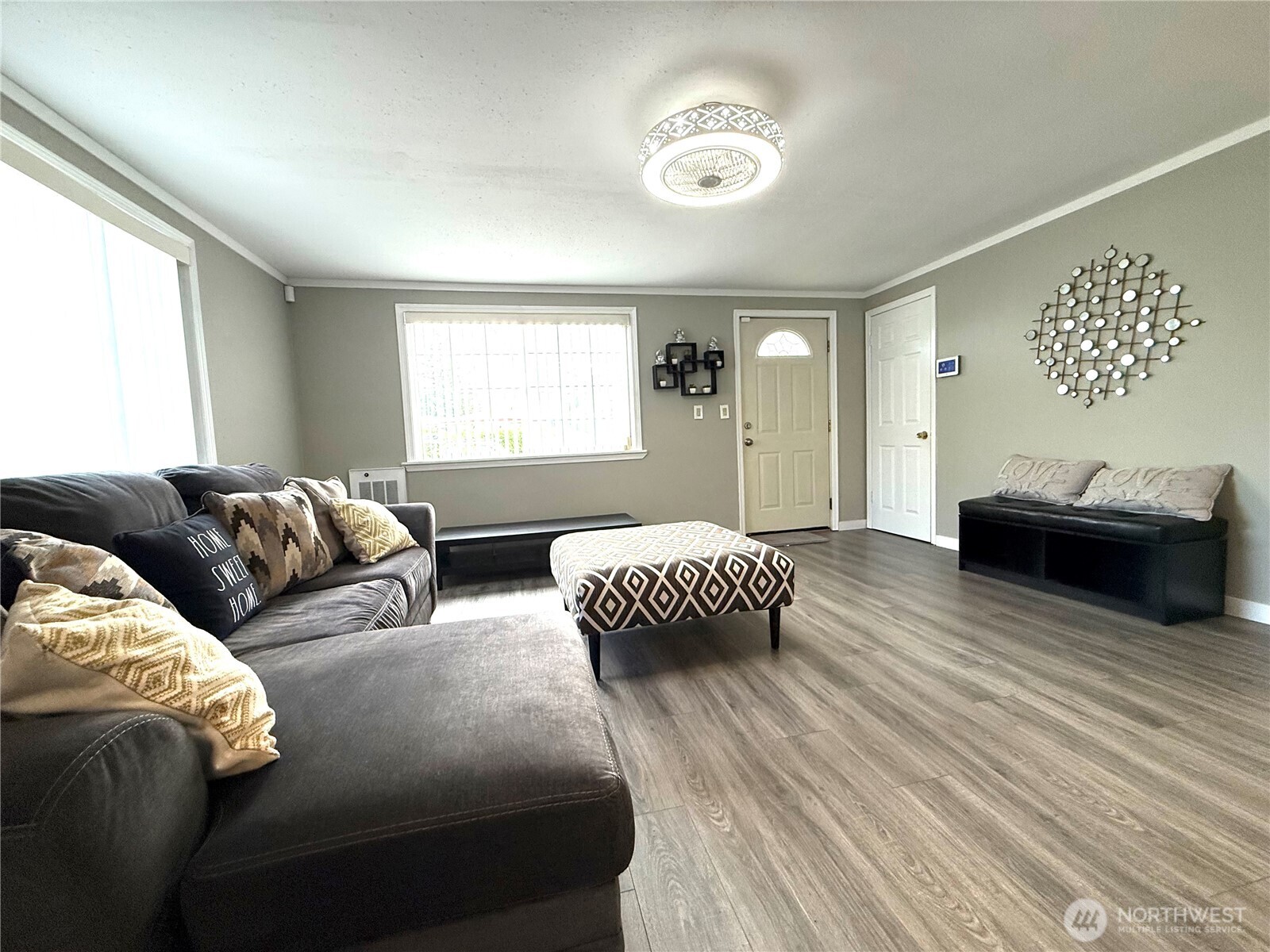 11829 76 Avenue Property Photo 3