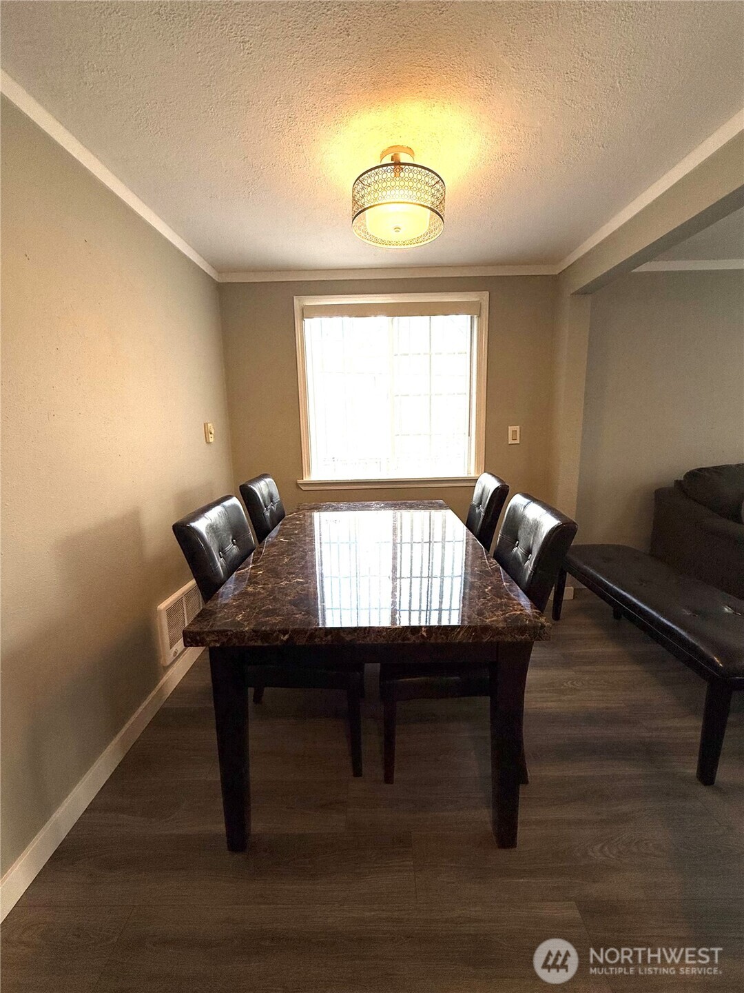 11829 76 Avenue Property Photo 6