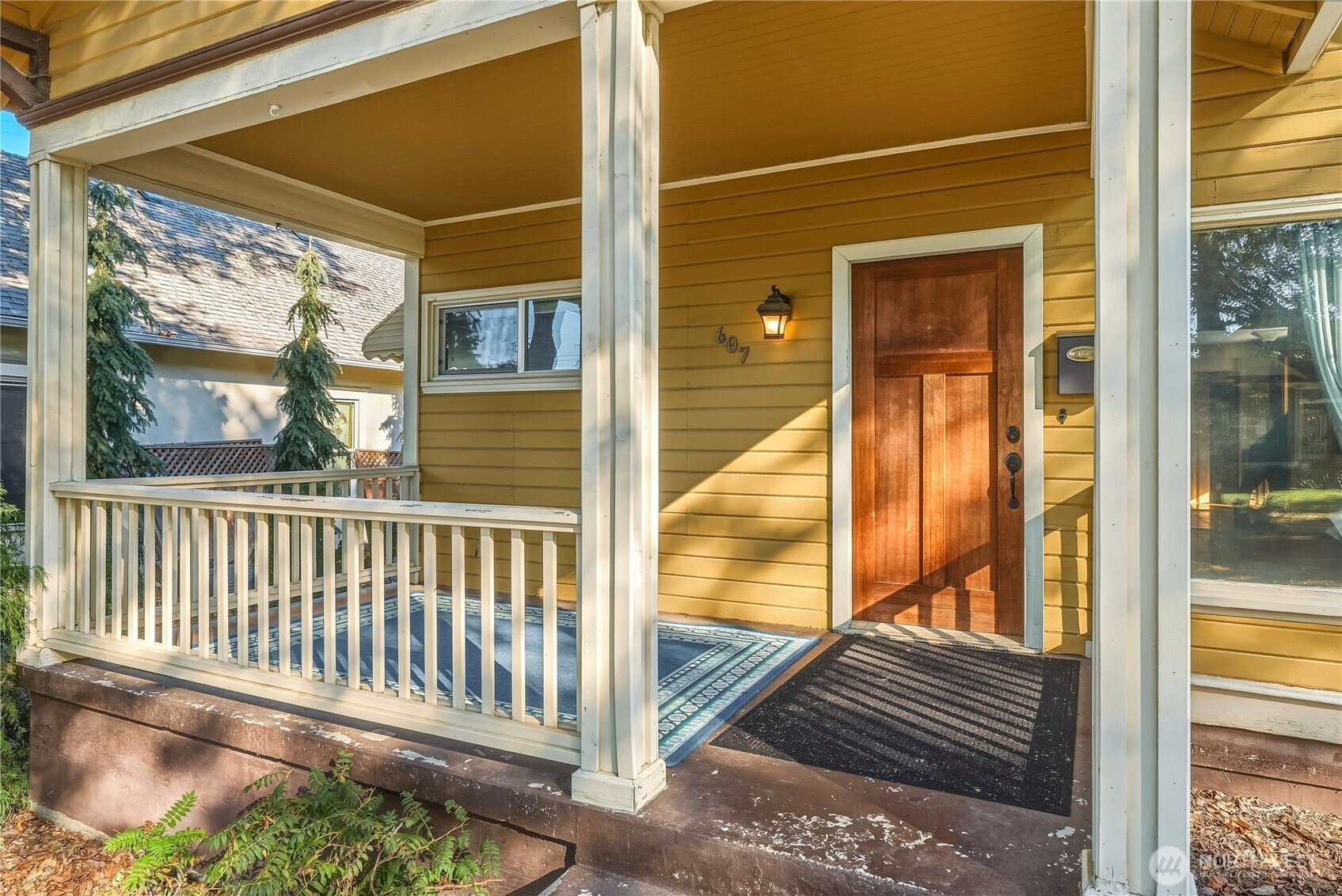 607 Locust Street Property Photo 5