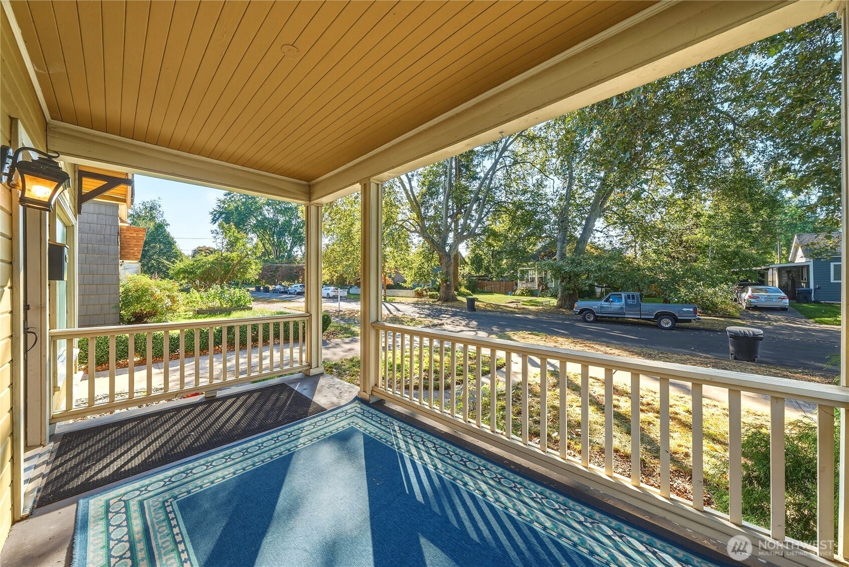 607 Locust Street Property Photo 6