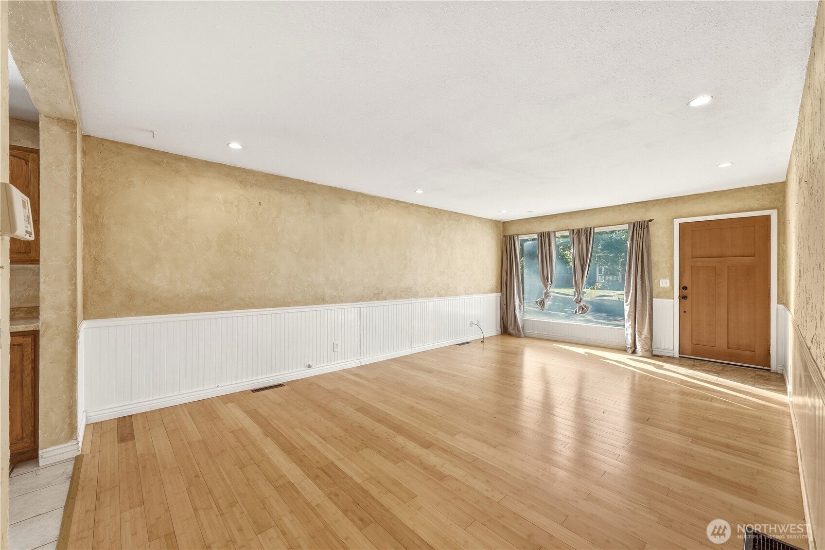 607 Locust Street Property Photo 9