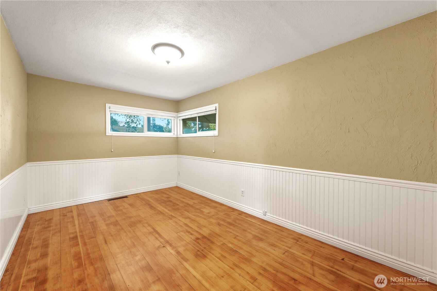 607 Locust Street Property Photo 14