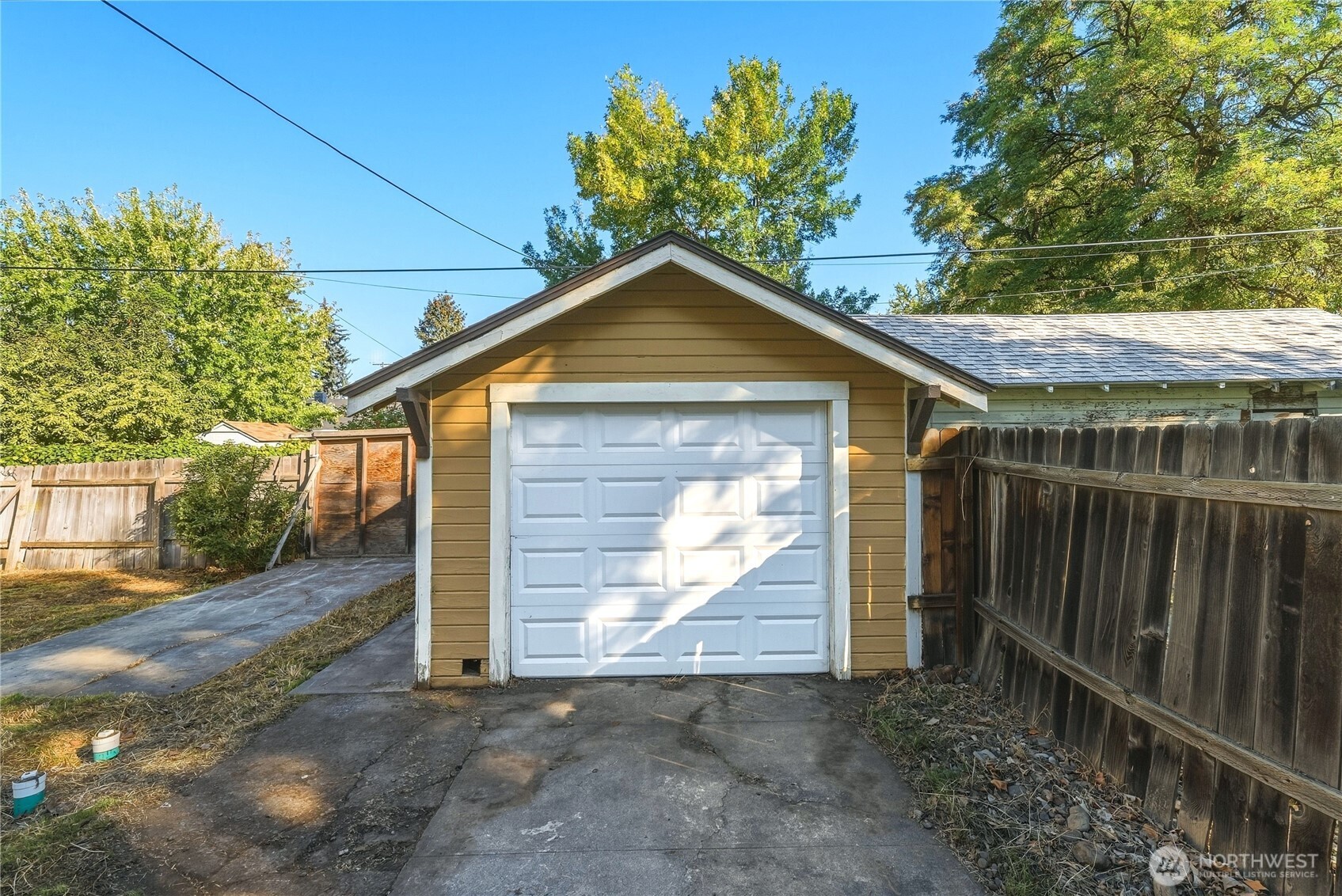 607 Locust Street Property Photo 27